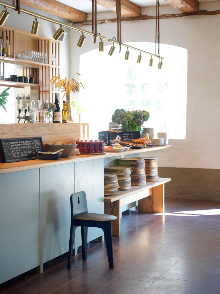 The piece was inspired by Shaker's wood stove - its shape was taken for the chair