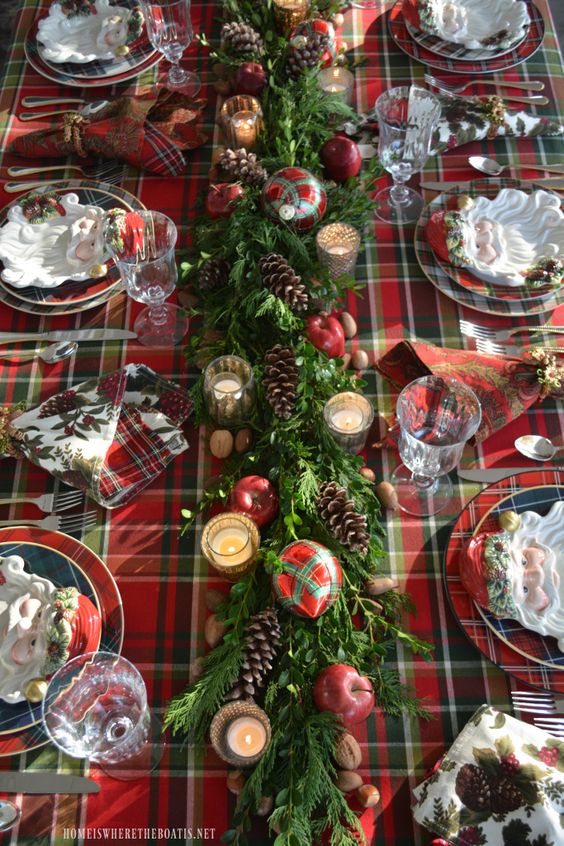 25 inspiring christmas table setting ideas digsdigs red christmas placemats