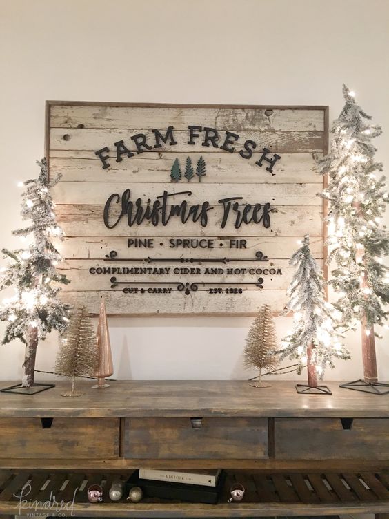 a vintage pallet Christmas sign will add a cool feel to any space