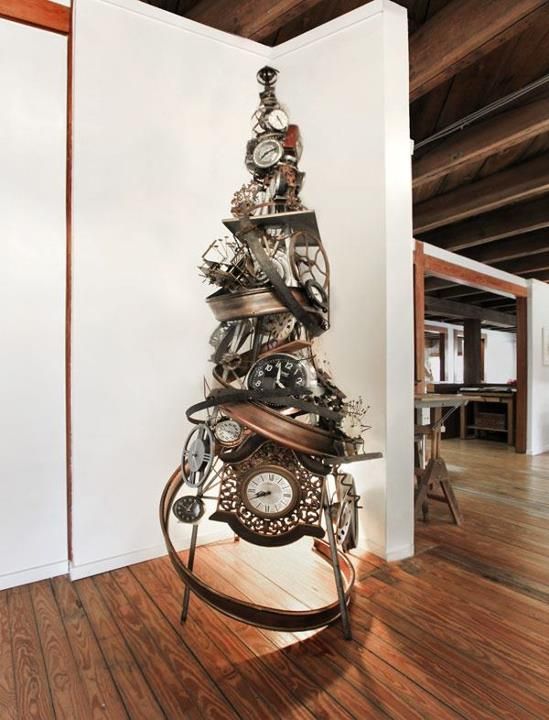 25 Unique Steampunk Christmas Decor Ideas - DigsDigs