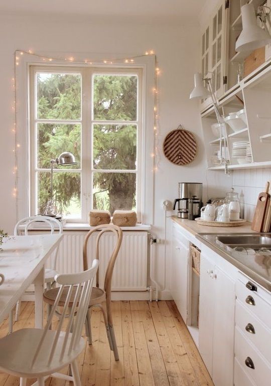 25 Awesome Ways To Use String Lights In Kitchens - DigsDigs