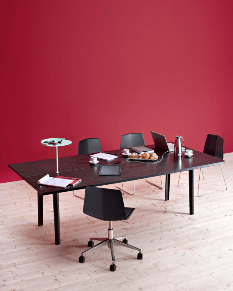 It can be used for meetings and working together at offices