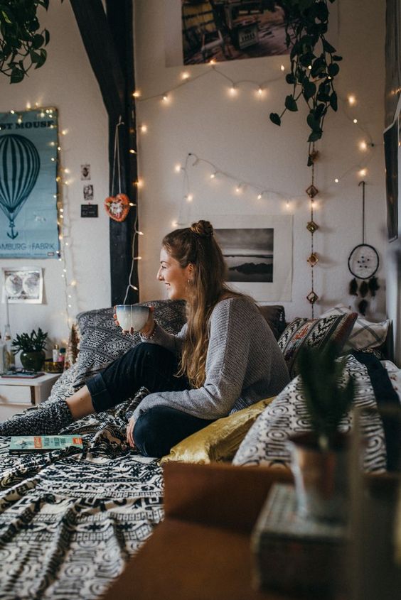 25 Cozy String Lights Ideas For Living Rooms DigsDigs 25 Cozy String Lights Ideas For Living Rooms DigsDigs
