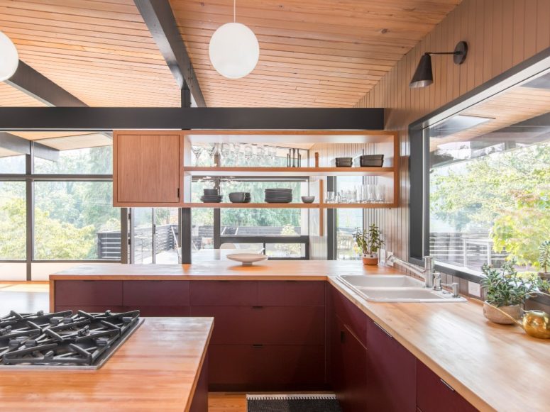 One wall of the open layout is glazed, and there are more windows around, they provide views and brign light and air inside One wall of the open layout is glazed, and there are more windows around, they provide views and brign light and air inside