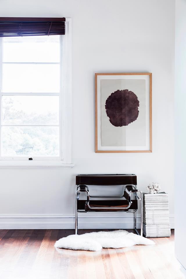 Eye catchy furniture and interesting artworks add personality to the home and faux fur and wood add texture to the sapace Eye-catchy furniture and interesting artworks add personality to the home and faux fur and wood add texture to the sapace