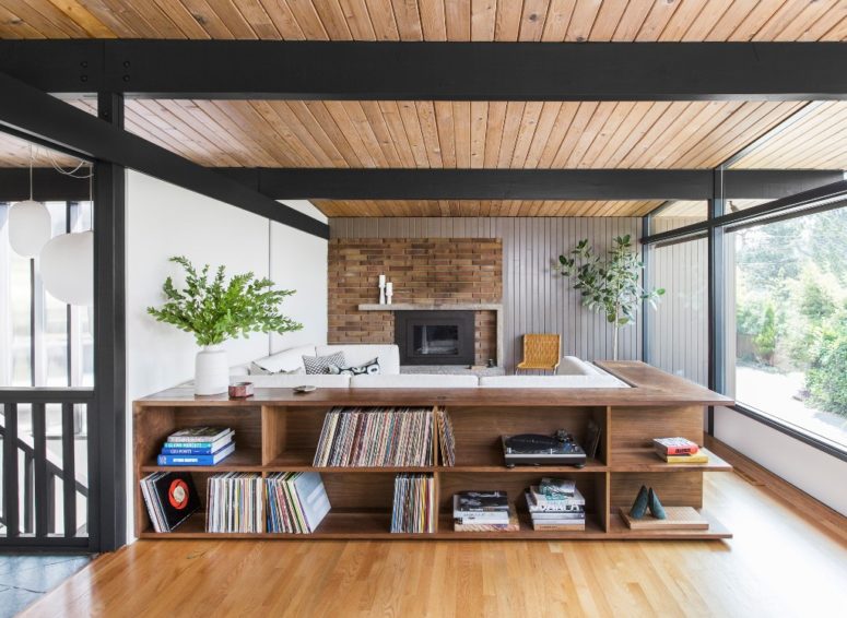 Mid-Century Modern Home Built In 1950s - DigsDigs