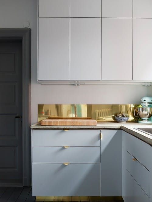 25 Trendy Metal Kitchen Backsplashes To Try - DigsDigs