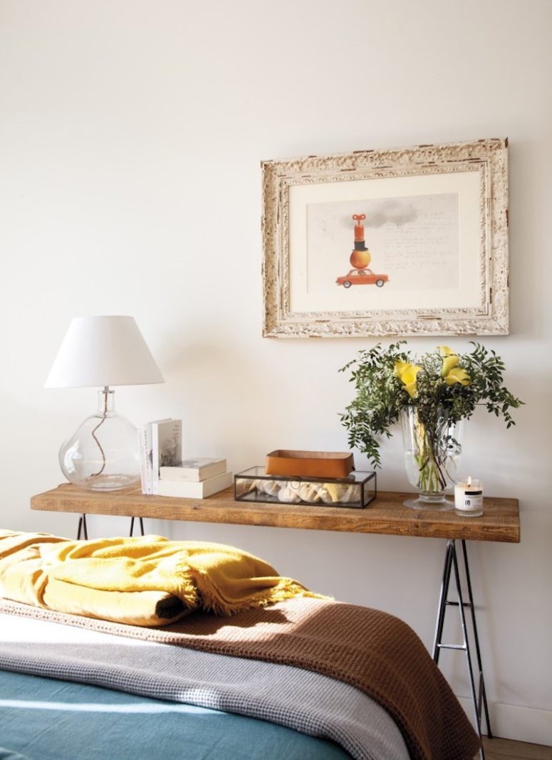 Touches of rustic and shabby chic styles personalize the bedroom the best way possible and make it welcoming Touches of rustic and shabby chic styles personalize the bedroom the best way possible and make it welcoming
