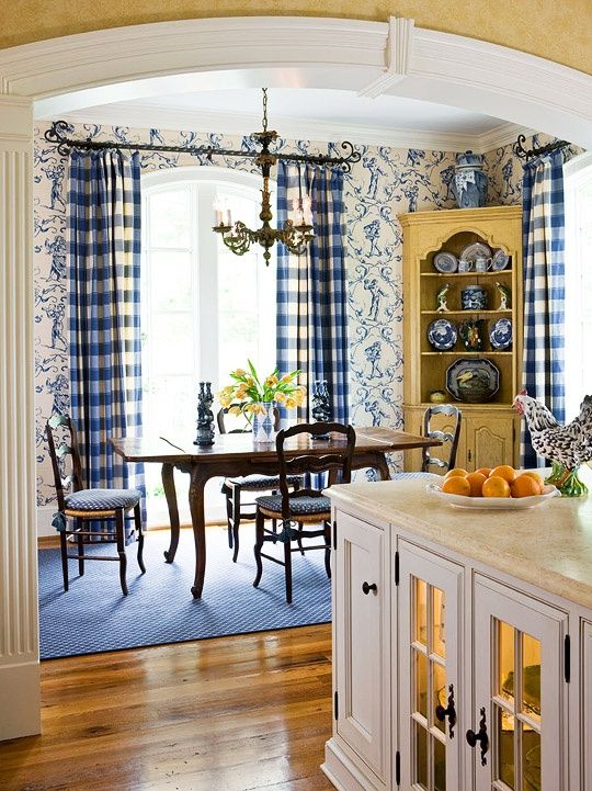 blue and white buffalo check curtains look not that contrasting but still very chic and cozy