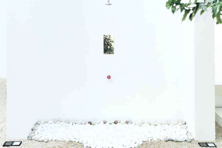 There's also an outdoor shower for those who prefer fresh air