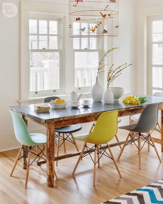 25 Ways To Match An Antique Table And Modern Chairs DigsDigs