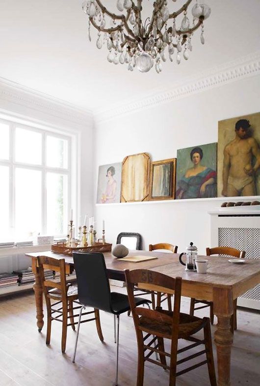 25 Ways To Match An Antique Table And Modern Chairs - DigsDigs