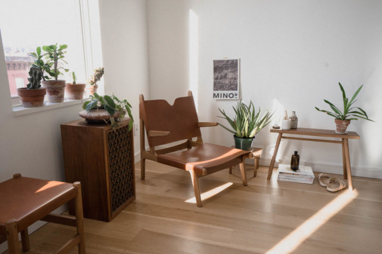 Opening Furniture Features Antique Chinese Techniques