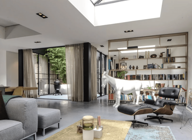 Contemporary Loft With A Patio In The Middle