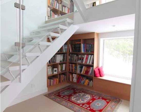 25 Libraries And Reading Nooks Under Stairs Digsdigs