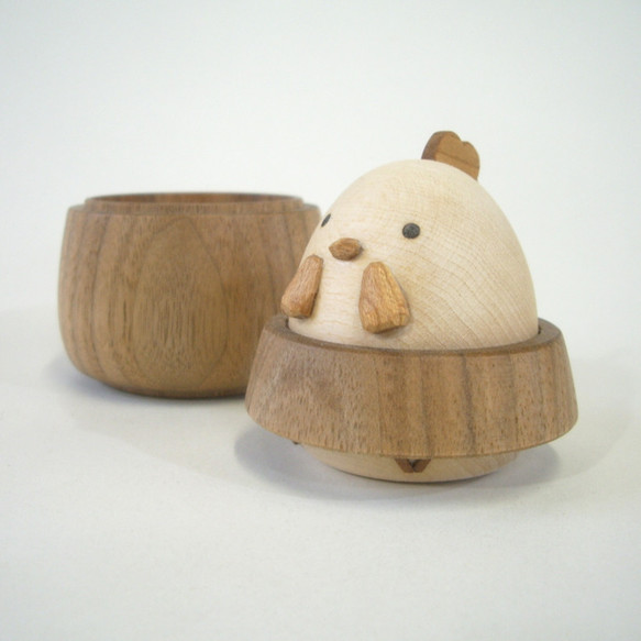 cute storage piece A little funny cheek in an egg is a very whimsical and funny storage piece