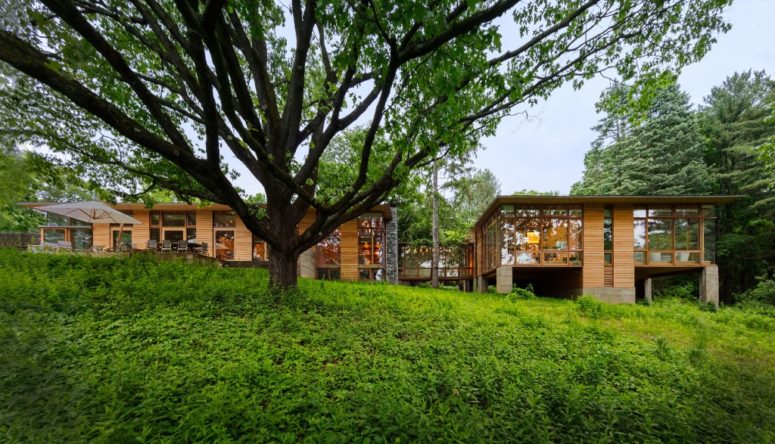 The volumes contain different spaces and the first one is with public spaces, while two rest are with private ones The volumes contain different spaces and the first one is with public spaces, while two rest are with private ones