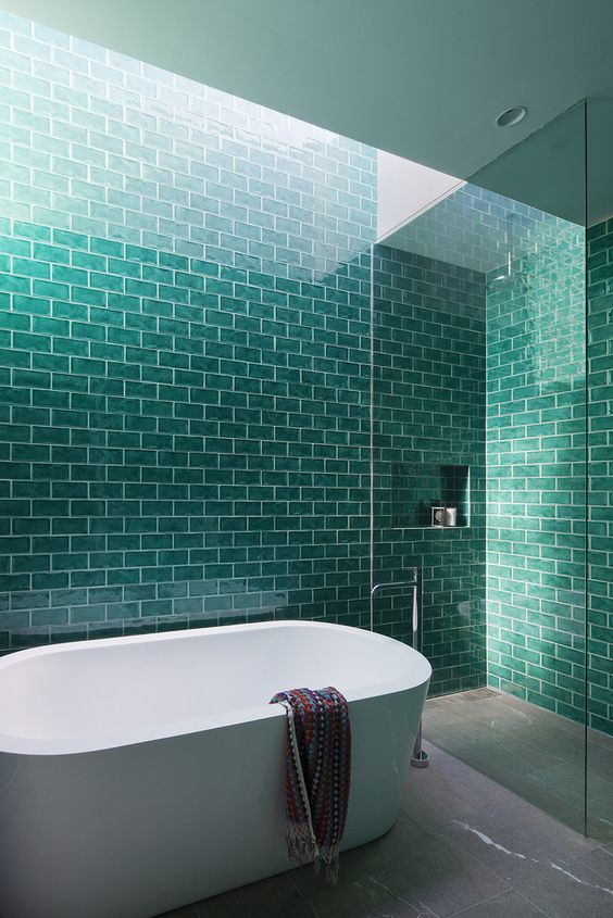 25 Gorgeous Turquoise Bathroom Decor Ideas - DigsDigs