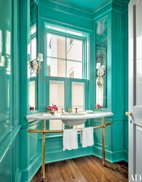 25 Gorgeous Turquoise Bathroom Decor Ideas - DigsDigs