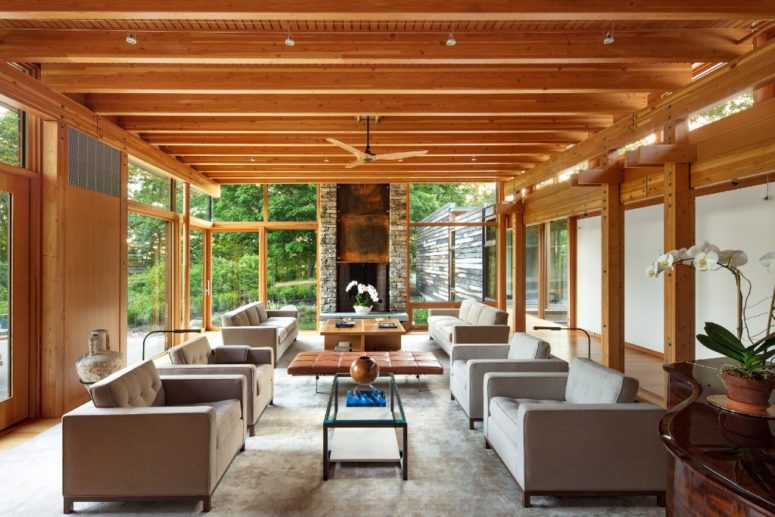 The decor is contemporary, the interest is added with catchy materials like leather, glass and metal The decor is contemporary, the interest is added with catchy materials like leather, glass and metal