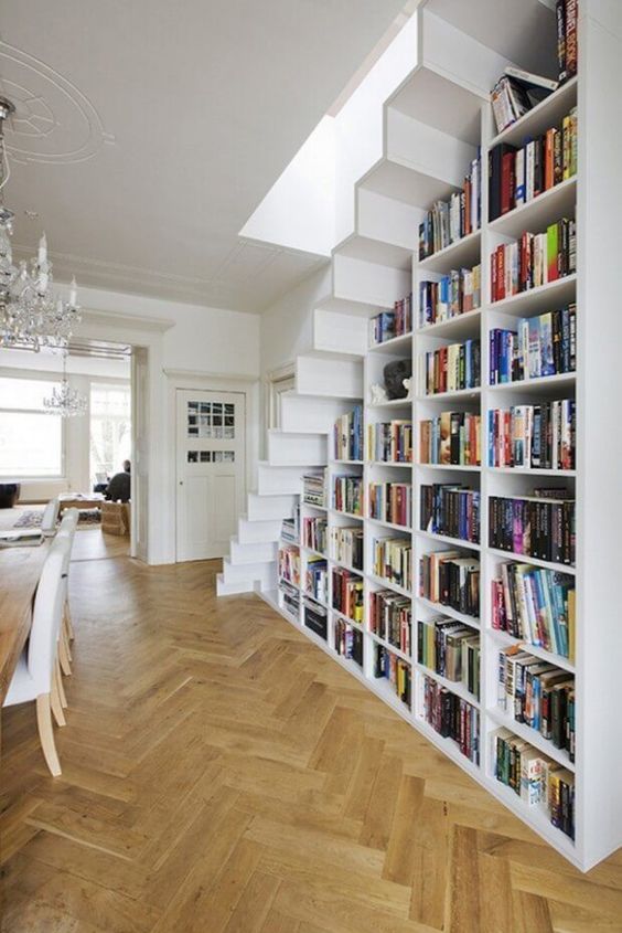 25 Libraries And Reading Nooks Under Stairs