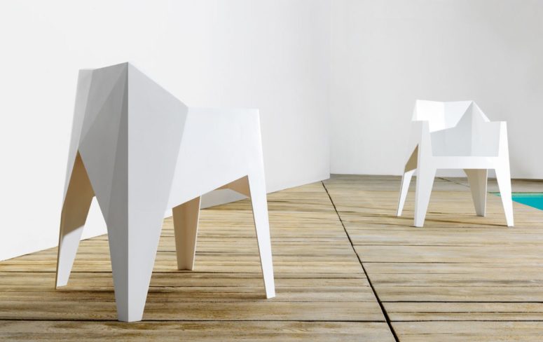 Voxel Chair by Karim Rashid is the newest design of an outdoor chair with a faceted futuristic look and catchy lines Voxel Chair by Karim Rashid is the newest design of an outdoor chair with a faceted futuristic look and catchy lines