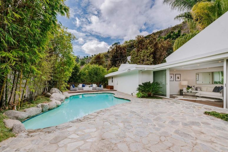 All the rooms are opened to outdoors, there's a cool pool and sliding doors that inspire outdoor indoor living All the rooms are opened to outdoors, there's a cool pool and sliding doors that inspire outdoor-indoor living