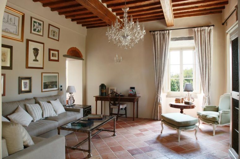 Vintage Tuscan Villa With A Touch Of Glam - DigsDigs