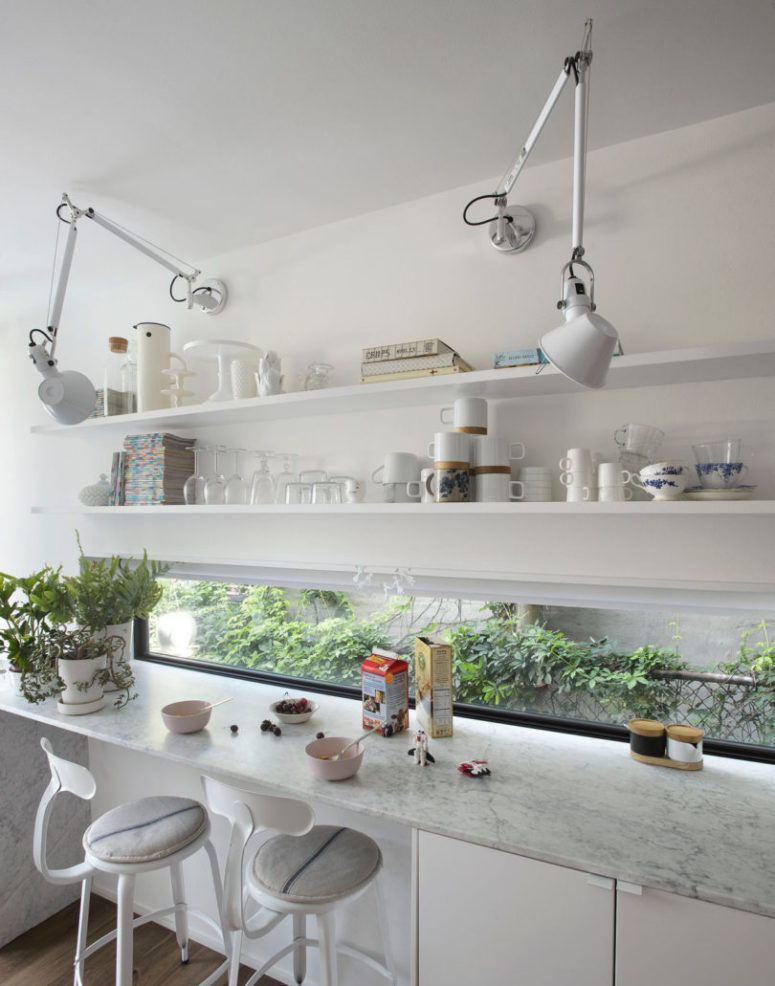 The breakfast space is also here, to save other spaces