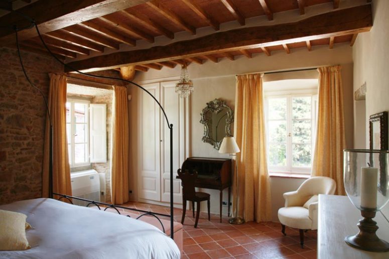 The third bedroom feels like being filled with sunlight thanks to the yellow curtains and there's an entrance to the garden The third bedroom feels like being filled with sunlight thanks to the yellow curtains and there's an entrance to the garden