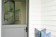 simple yet cozy porch design
