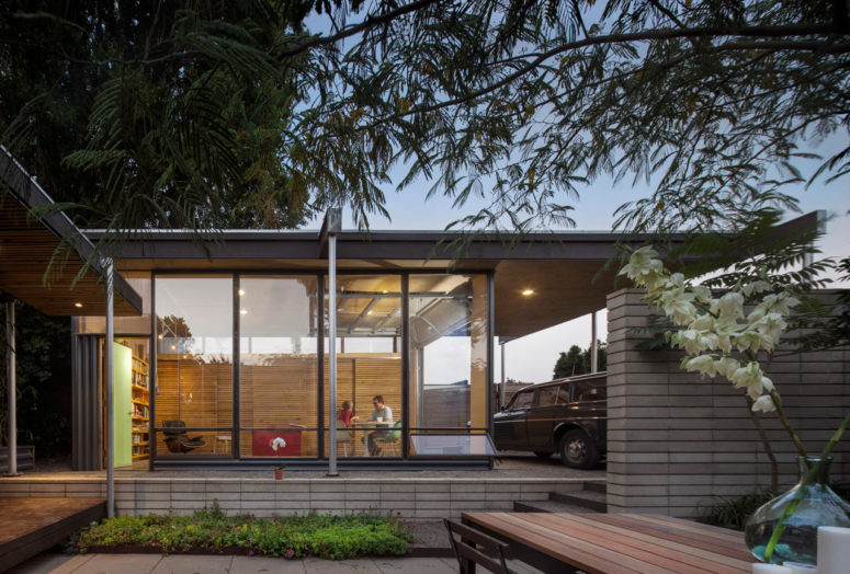 Mid-Century Modern Extension For A 1940s Home