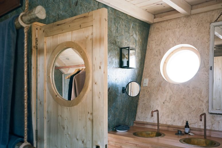ideas to mix metals in a bathroom The fixtures are vintage copper and brass ones to create a feeling of an antique space
