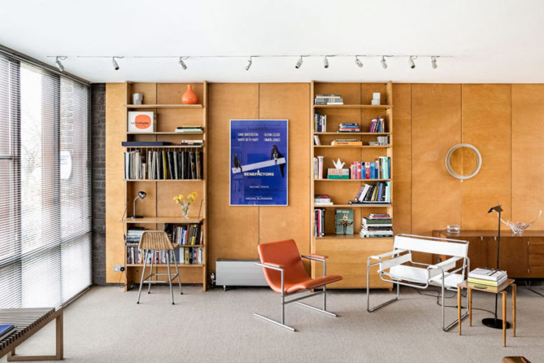 There's a small light filled working and reading space with a lot of boojs and cmfortable sitting furniture There's a small light-filled working and reading space with a lot of boojs and cmfortable sitting furniture