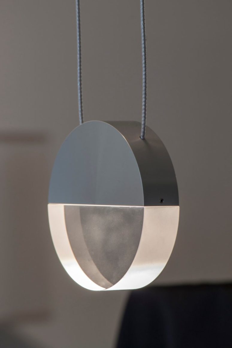 This is balance, a plain yet round luminaire also made of metal and an optical lens