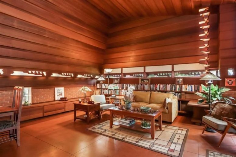 The home feels mid century and countryside like but not ordinary, it's not what you could usually see The home feels mid-century and countryside-like but not ordinary, it's not what you could usually see