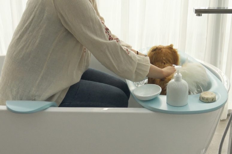 Bath Cradle: The Most Comfortable Doggy Bathtub