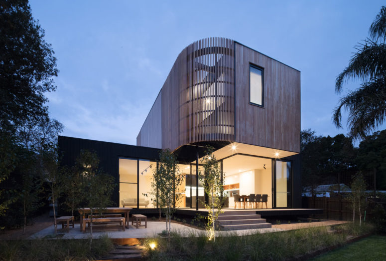 Modern Modular Extension With A Curved Screen