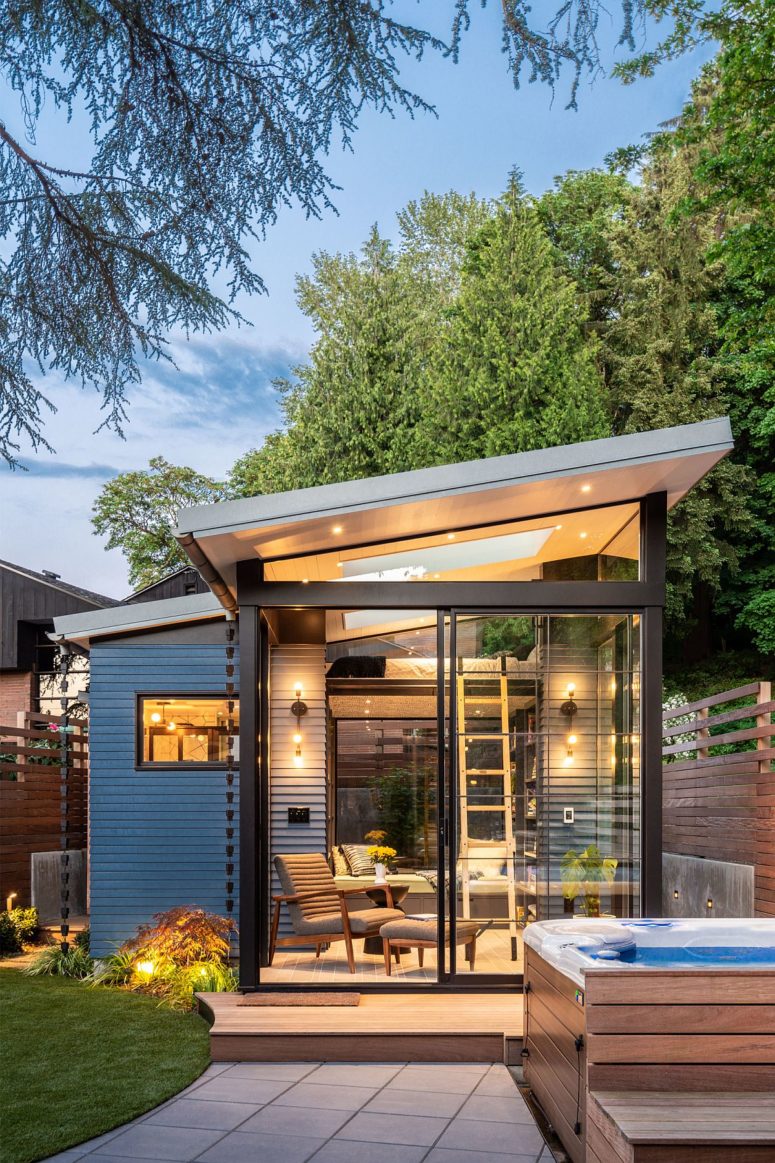 Ultra Modern Backyard Shed With Skylights - DigsDigs