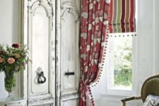 02 two different curtains add eye-catchiness and boldness to the neutral space