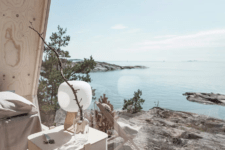 05 The furniture and lamps are Scandinavian and simple, nothing here distracts from the views