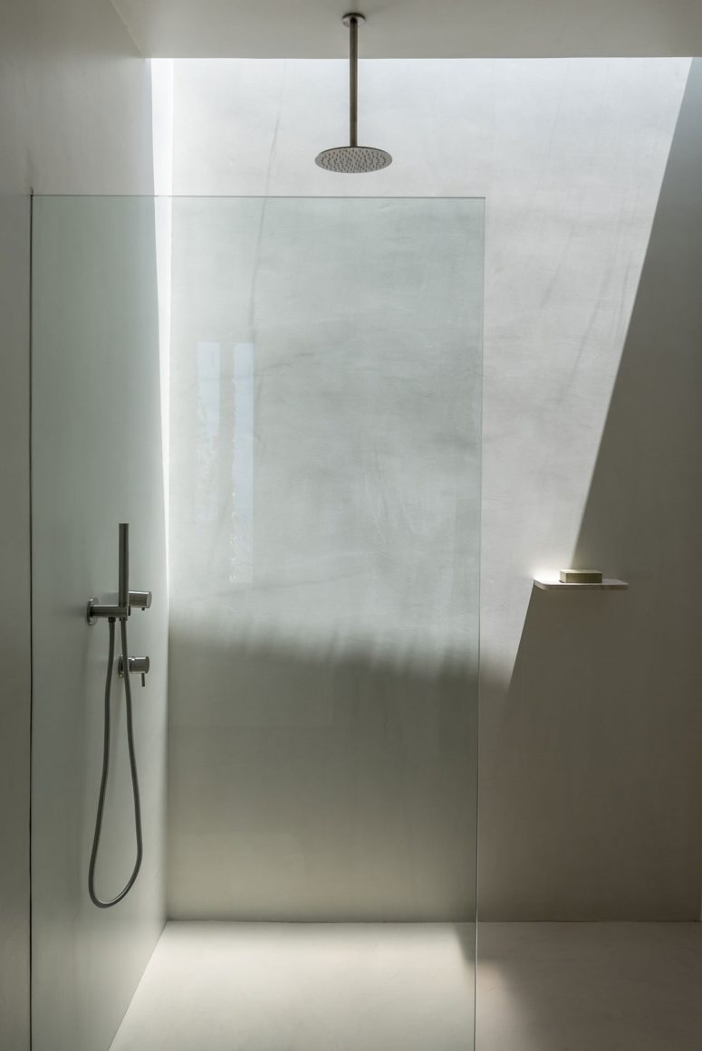 raw stone bathroom design The bathroom is done in neutrals and with stone for a catchy look