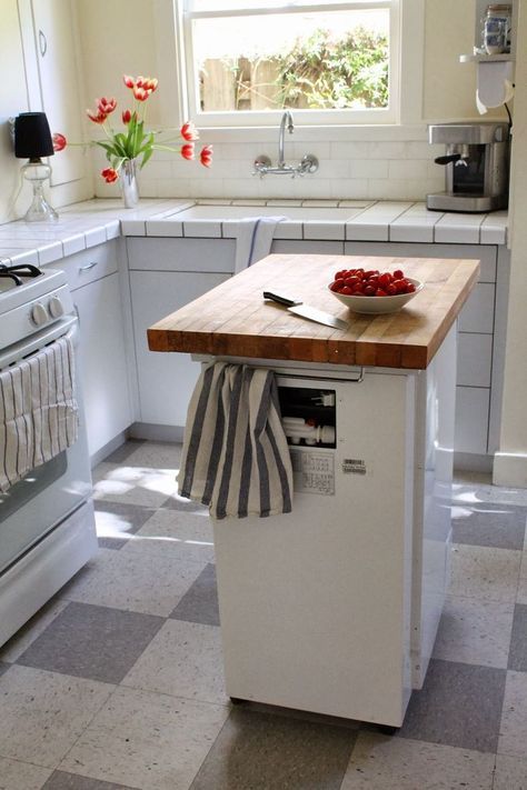 Portable Kitchen Island Ideas – Mobile Islands For Flexible Storage