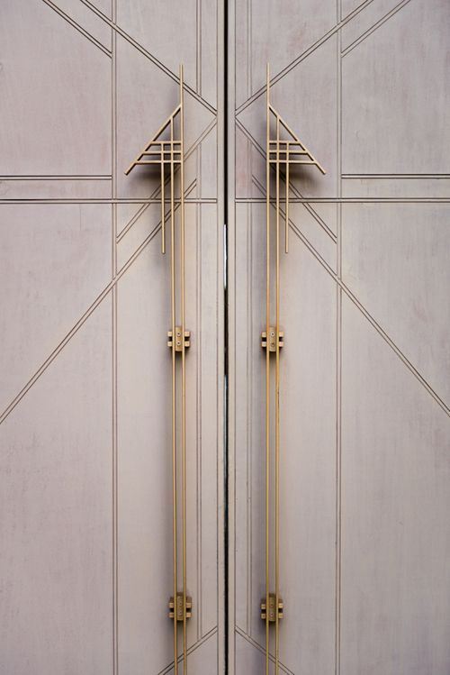 refined and chic metallic handles like these ones will accent your furniture and change its look