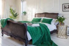25 emerald velvet bedding adds color, texture and interest and is ideal for cold seasons