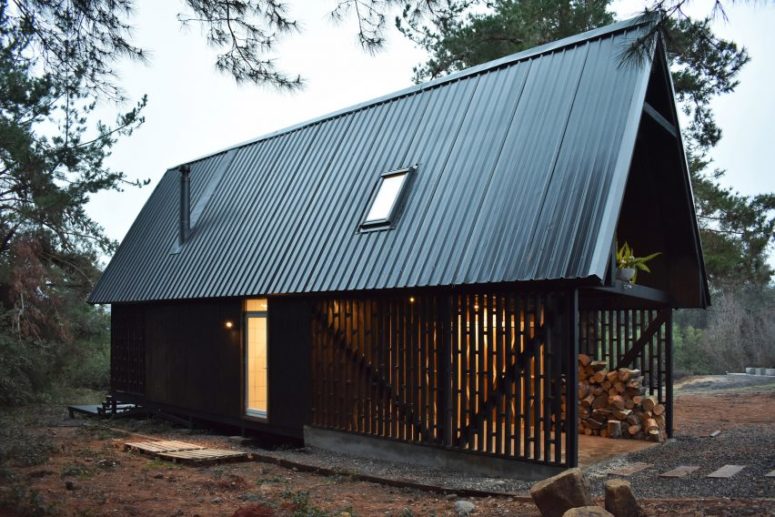 This gabled roof mountain retreat is a vacation home in the Chilean mountains that has to withstand harsh climatic conditions