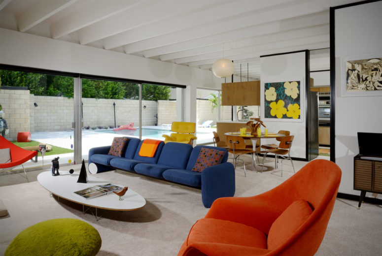 Mid Century Modern House With Colorful Furniture Digsdigs This Mid Century Modern House Is A Neutral E Done With Colorful Furniture And Textures