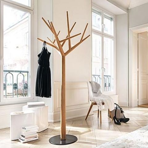 Modern Metal Coat Hangers for Sustainable Living