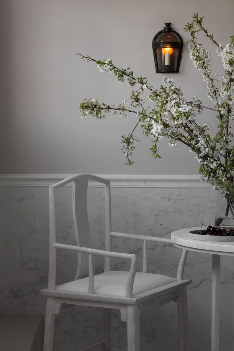 The designer and owner played with textures and shades without making any bold statements to achieve a peaceful look The designer and owner played with textures and shades without making any bold statements to achieve a peaceful look
