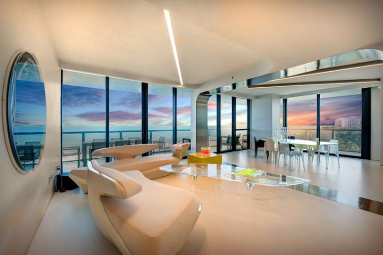 terrace with a view of an ocean There are three bedrooms, four bathrooms and a fantastic terrace with the views of the beach and ocean
